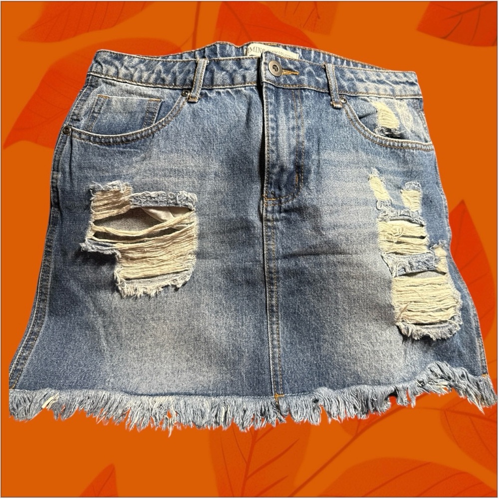 Timing Denim Skirts Women’s Skinny Short Distressed Frayed High Waisted Size M.